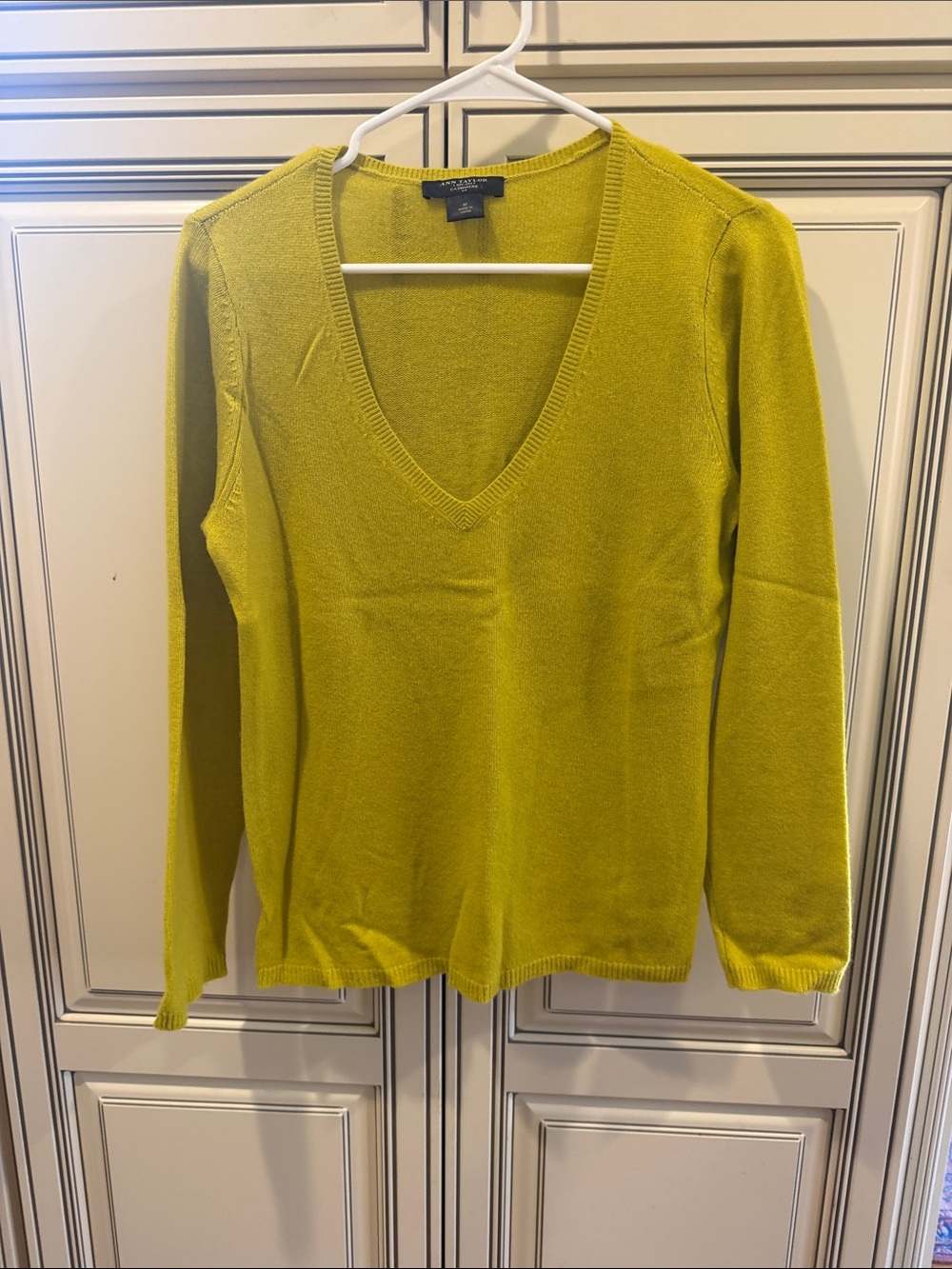 Ann Taylor  Bright Chartreuse V-Neck 100 percent cashmere Sweater